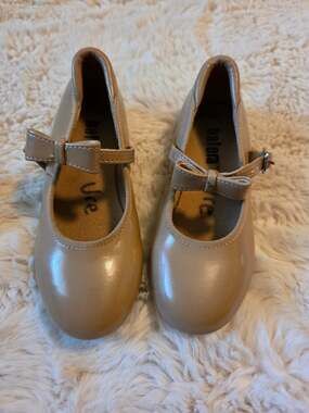 Balera Caramel Tan Bow Tap Shoes size 12